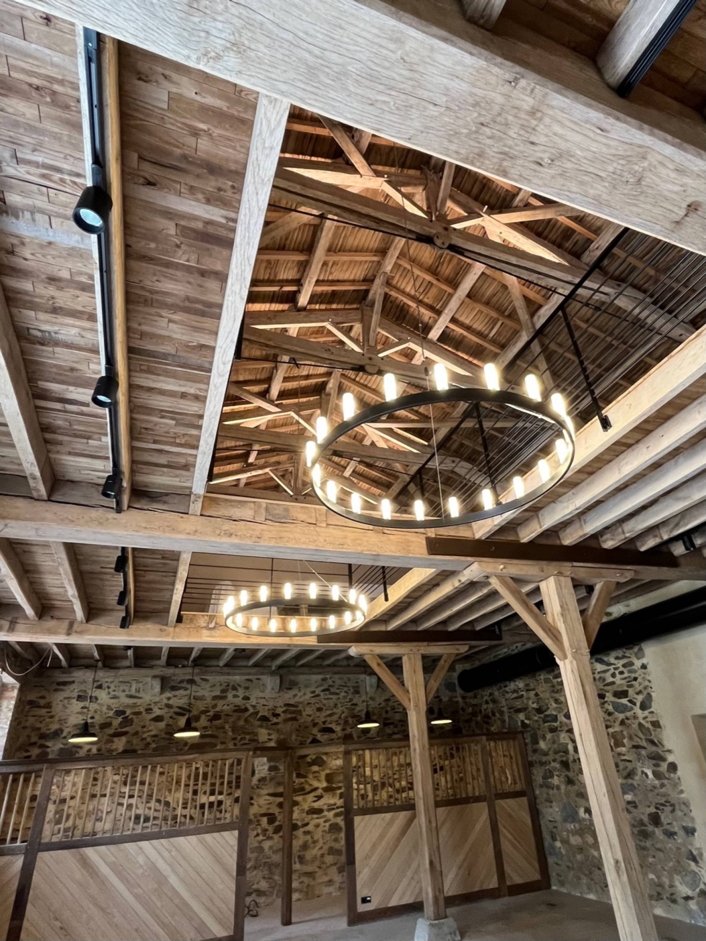 Laurent Vié - Salle de réception dans une grange 