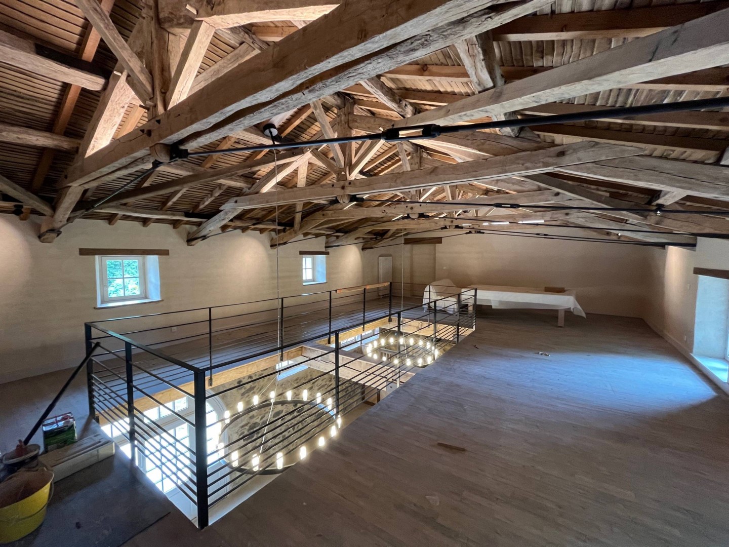 Laurent Vié - Salle de réception dans une grange 